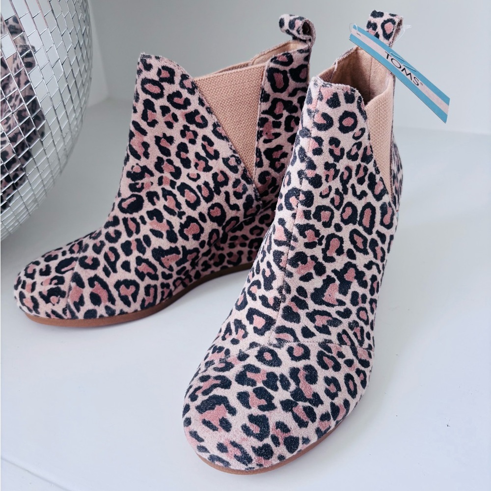 NWT TOMS Kelsey Leopard suede wedge booties - Picture 2 of 5
